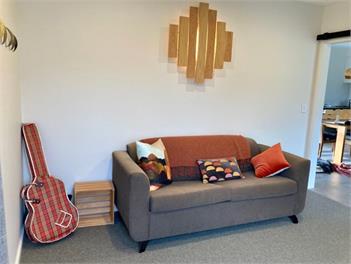 Modern and cosy with stunning mountain views - St Arnaud