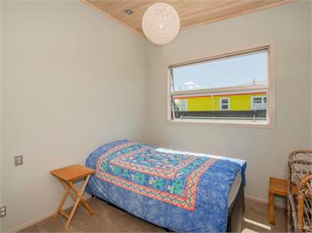 Castaway Bach (Bachcare) - Whangamata