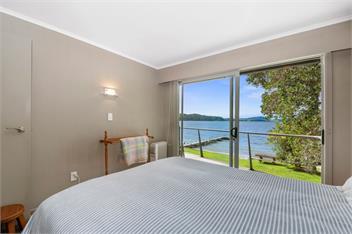 Onepoto Bay Lakehouse (Bachcare) - Lake Rotoiti