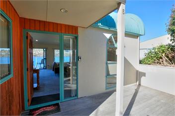 Frankton House (Bachcare) - Queenstown