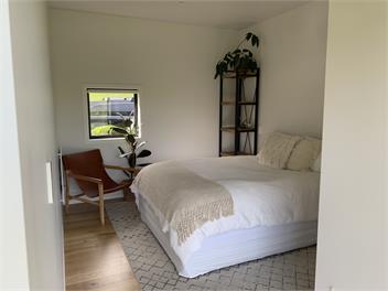 Modern Summer House with Swimming Pool and Spa - Raglan