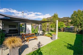 Relax on Snowberry (Bachcare) - Wanaka