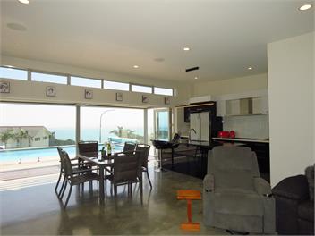 Eagle View -Heated Pool - Northland