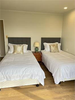 Hilltop farm house- Perfect for groups and Gatherings - Auckland 