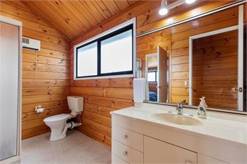 Sunny Seas Papamoa Beachfront Retreat - Papamoa