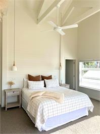 Matarangi Beach Retreat - 5 bdrms, walk to beach, outdoor bath & shower! - Matarangi