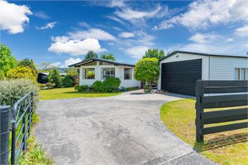 Angela Close to the Lake - Kinloch - Taupo