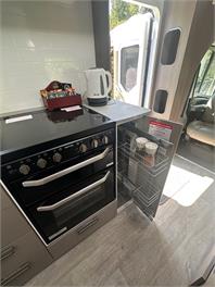 RV Space With Comfy Bed in Country Location - Hastings