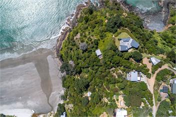 GARRATT VIEW - WAIHEKE ISLAND 