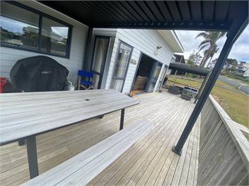 The Beach Hut - Northland