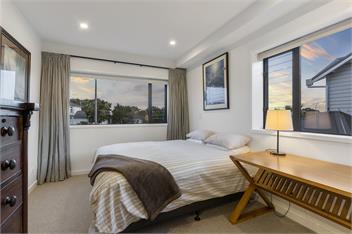 Stylish Townhouse - Auckland