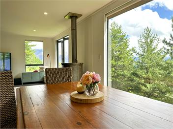 Amongst the pines | 2 bedroom bach | Stellar Views - Queenstown