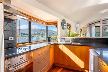 Lakefront Retreat - Wanaka