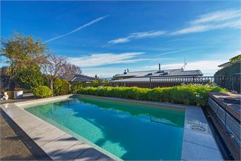 Moana Escape - Tasman Bay Views, Pool, Spa & Sauna - 