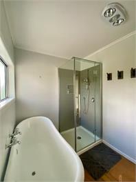Cable Bay Moana View House -