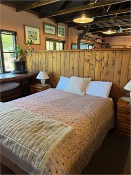 Rotoiti Rustic Retreat - 