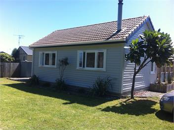 Peaceful Beach Cottage - Otaki Beach