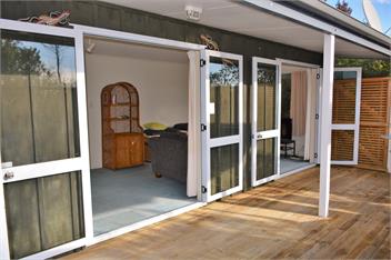 Jed's Tata Beach Bungalow - Takaka