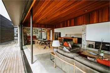 Three Peaks House | Sleeps 10 | Lake Views | Outdoor Fire - Wanaka