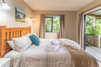 Overton Cottage (Bachcare) - Akaroa