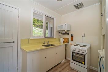 Sun Seeker Bach (Bachcare) - Cooks Beach