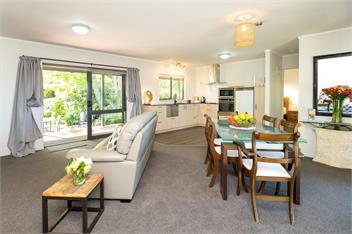 Lawn Cottages - Hydrangea Cottage - Hastings
