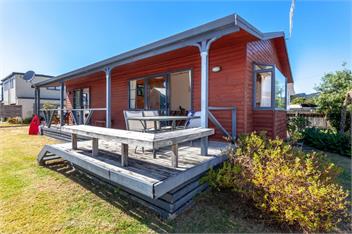 A STAY IN PARADISE ON PIPI ROAD - WHANGAMATA