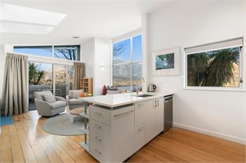 A Stunning Stay (Bachcare) - Queenstown