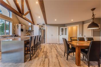 Castle Hill Retreat - includes linen & towels - Castle Hill