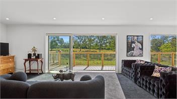 The Whitehouse (Bachcare) - New Plymouth