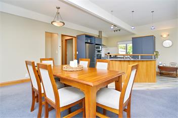 Watson St -  Bookahome - Akaroa