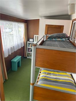 Waipu Cove Kiwi Bach! Mins from the beach! - Whangarei