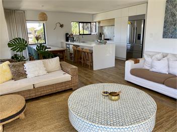 Sully’s Beach House. Spa, sauna, mini gym: 45 seconds to beach. Sleeps 7 - Mt Maunganui