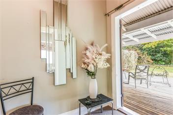Fantail House Kaiuma Bay (Bachcare) - Havelock