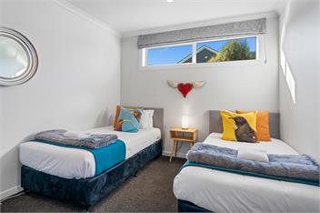 Timeout @ Taupo - Central, Lake and Mountain Views, Table-tennis - Taupo