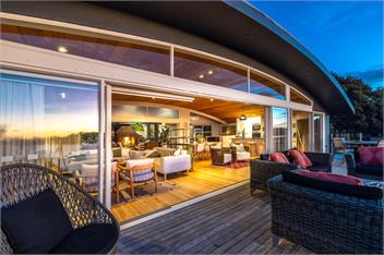 GARRATT VIEW - WAIHEKE ISLAND 