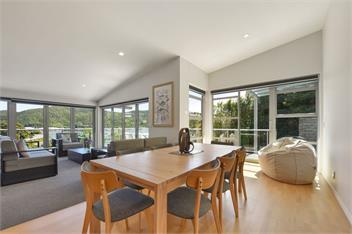 Waikawa Bay View (Bachcare) - Picton