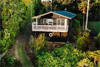 Black Marlin Bach - Kerikeri