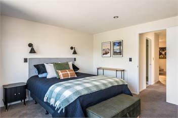 Lakefront Retreat - Wanaka
