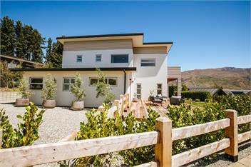 Penshurst | Sleeps 8 | Spa Pool - Wanaka