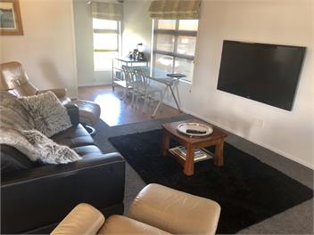 Gladstone Apartment - Gisborne