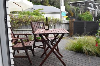 Days Bay Apartment: beach, bush, privacy & location - Eastbourne