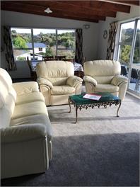 Anglem House & Car - Stewart Island