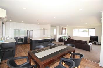 Stanmore Bay Beach House - Whangaparaoa