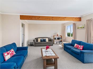 Family at Wharewaka (Bachcare) - Wharewaka
