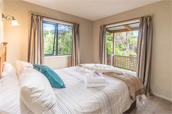 Overton Cottage (Bachcare) - Akaroa
