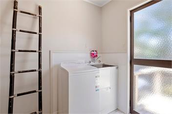 Coastal Charm (Bachcare) - Waihi Beach