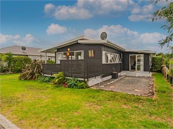 Bach Life on Seabreeze (Bachcare) - Whangamata