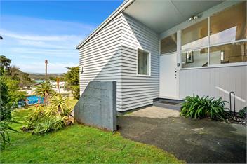 Olde Beach Pearl (Bachcare) - Waikanae
