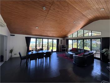 Large family home overlooking the Tasman Sea. - Greymouth